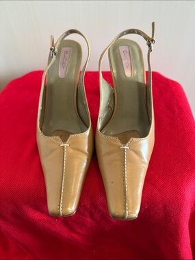G by Guess Tan Slingback Leather Heels